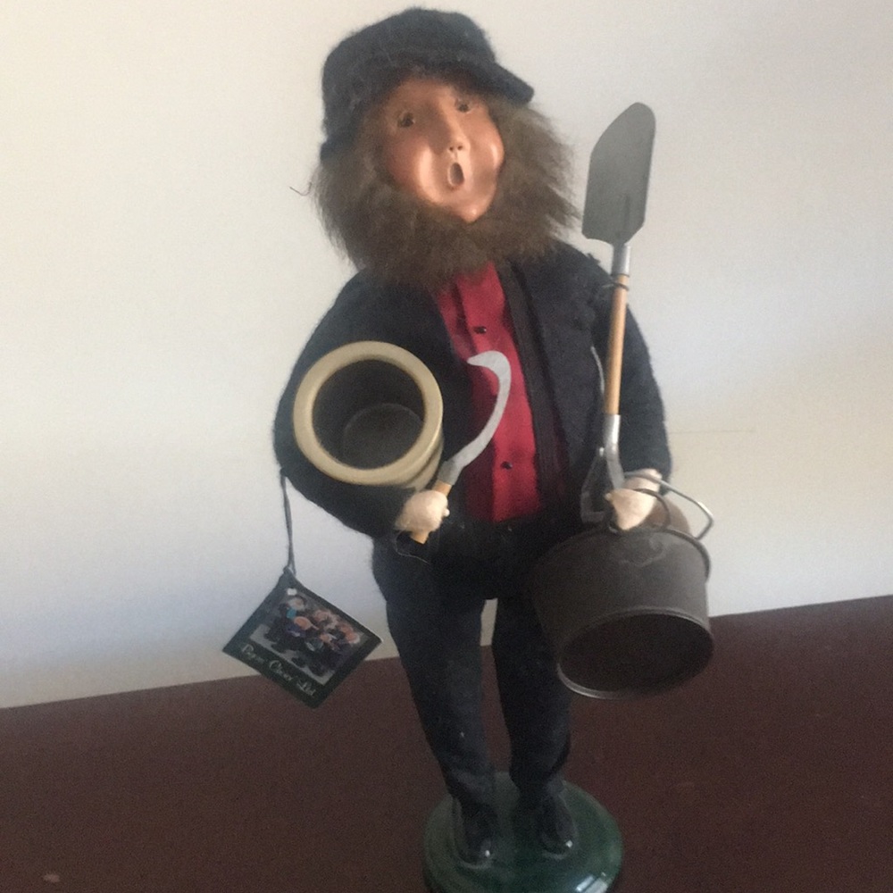 Byers choice caroler